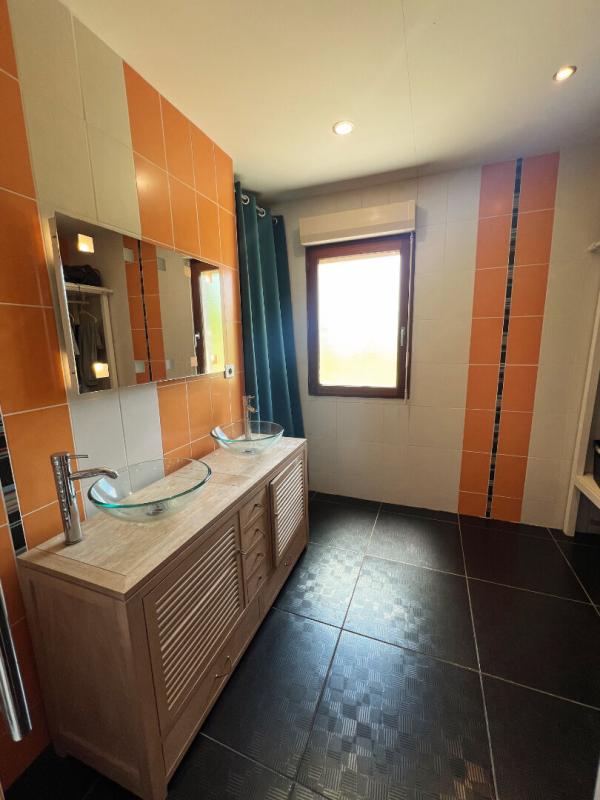 SAINT-YRIEIX-LA-PERCHE Maison Saint Yrieix La Perche 5 pièce(s) 155 m2 8