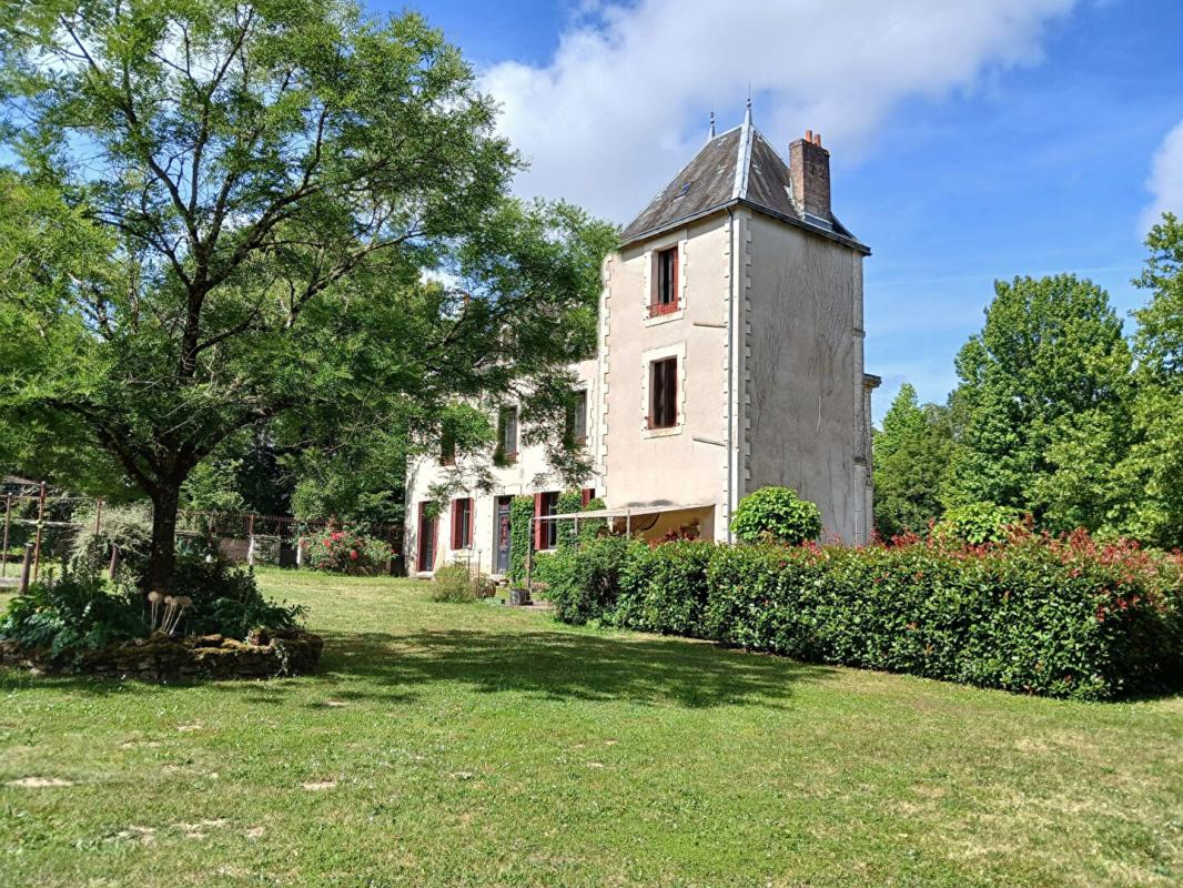 LA COQUILLE Maison de maître La Coquille 13 pièce(s) 400 m2 1
