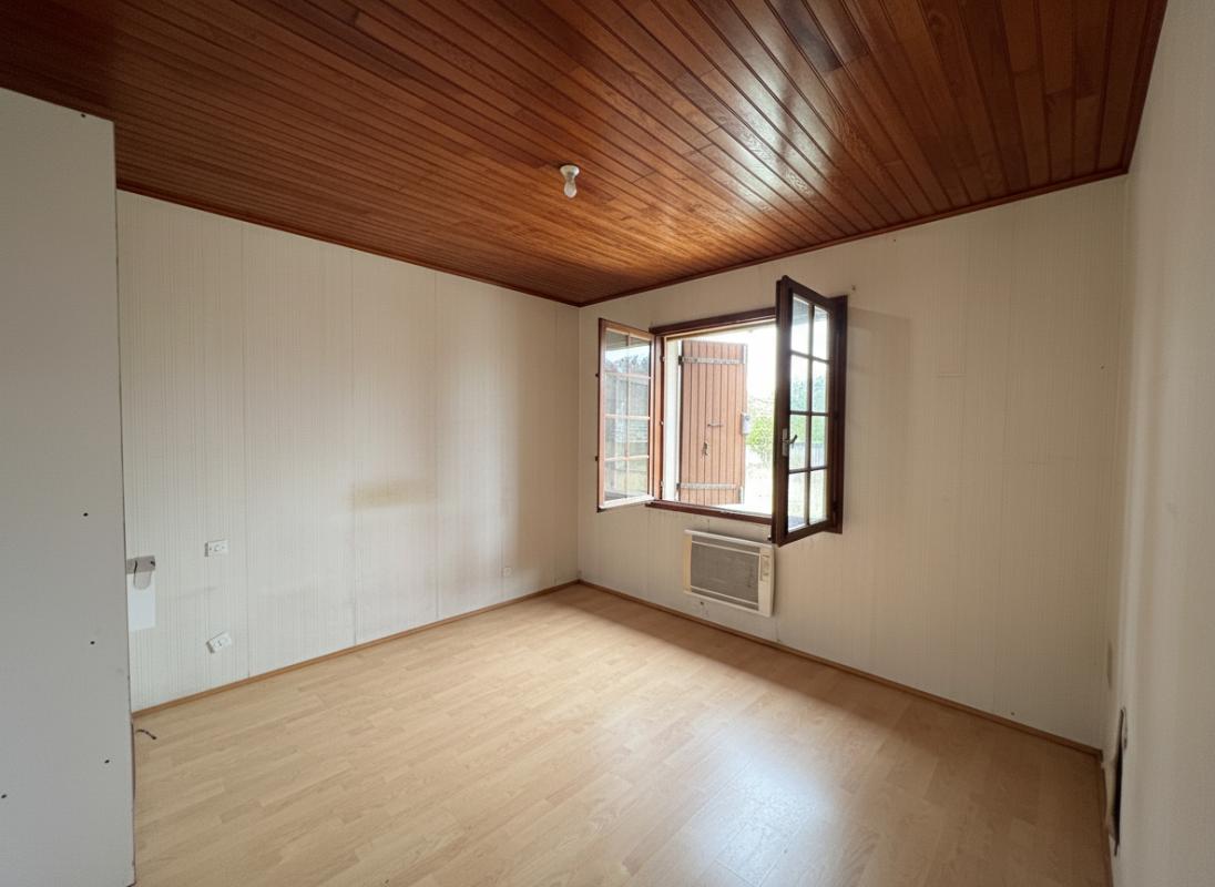 THENAC EXCLUSIVITE Maison à rénover de 271 m2 utile 6