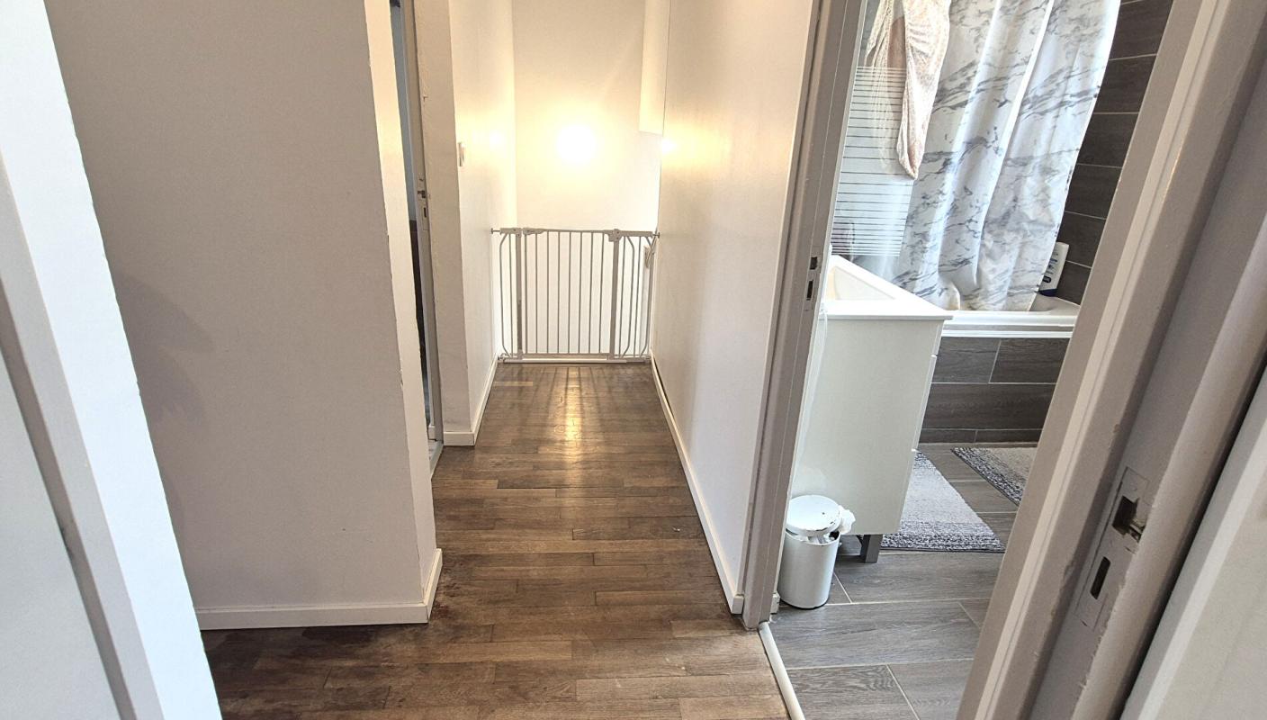 SAINT-DIZIER Belle Maison sur Sous-sol de 88 m² Rénovée avec Cours, Cave, Buanderie, Garage de 24 m² et un Terrain clos et entretenu de 329 m² 10