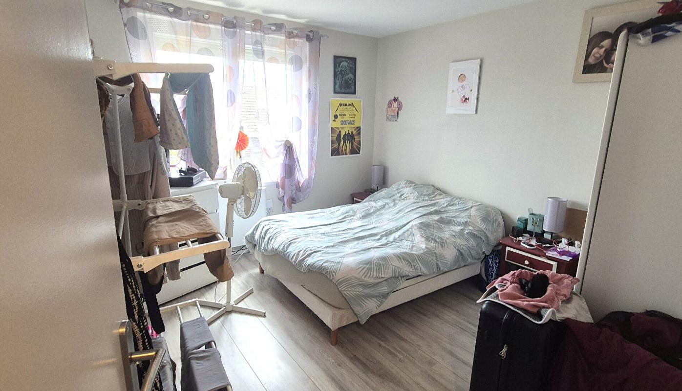 SAINT-DIZIER Belle Maison sur Sous-sol de 88 m² Rénovée avec Cours, Cave, Buanderie, Garage de 24 m² et un Terrain clos et entretenu de 329 m² 11