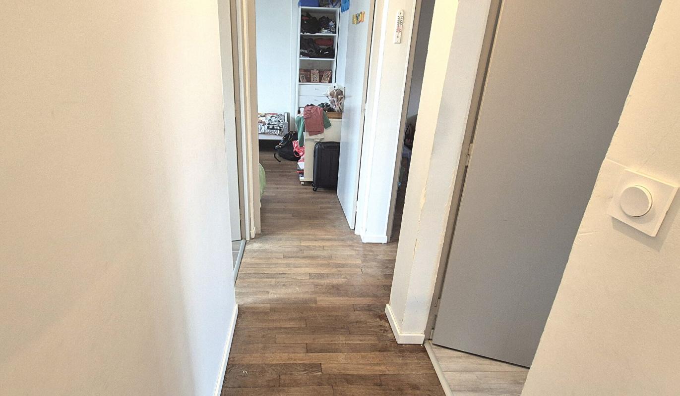 SAINT-DIZIER Belle Maison sur Sous-sol de 88 m² Rénovée avec Cours, Cave, Buanderie, Garage de 24 m² et un Terrain clos et entretenu de 329 m² 15