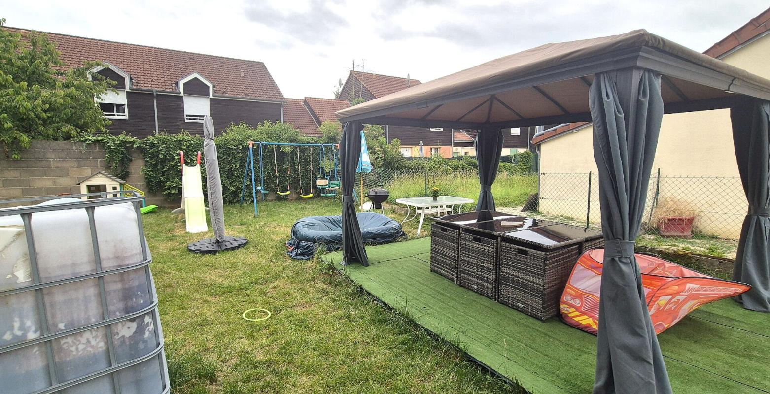 SAINT-DIZIER Belle Maison sur Sous-sol de 88 m² Rénovée avec Cours, Cave, Buanderie, Garage de 24 m² et un Terrain clos et entretenu de 329 m² 18