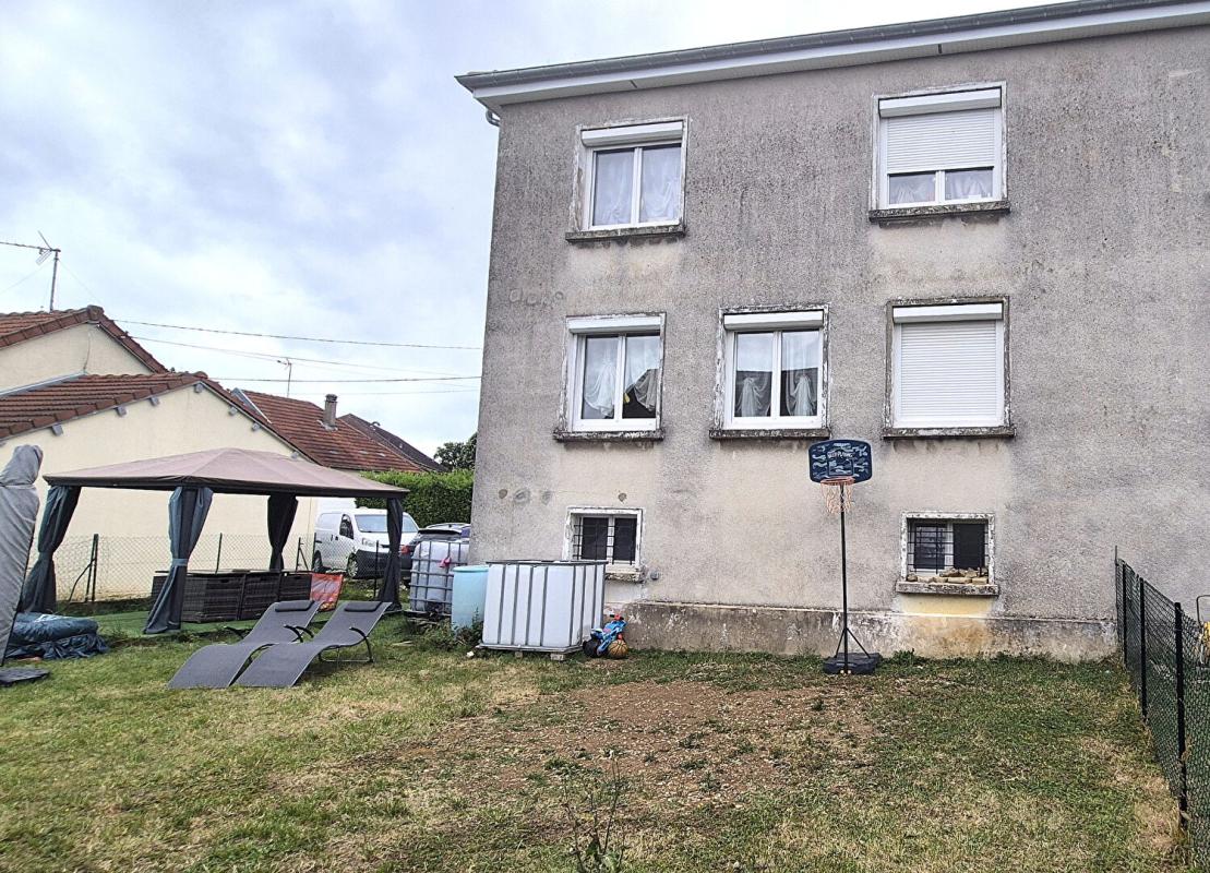 SAINT-DIZIER Belle Maison sur Sous-sol de 88 m² Rénovée avec Cours, Cave, Buanderie, Garage de 24 m² et un Terrain clos et entretenu de 329 m² 5