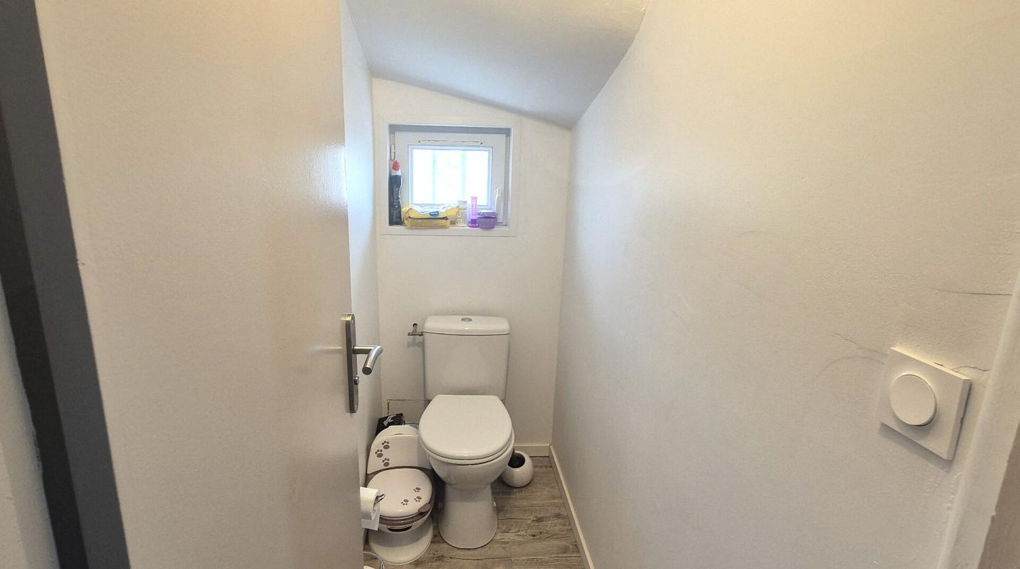SAINT-DIZIER Belle Maison sur Sous-sol de 88 m² Rénovée avec Cours, Cave, Buanderie, Garage de 24 m² et un Terrain clos et entretenu de 329 m² 8