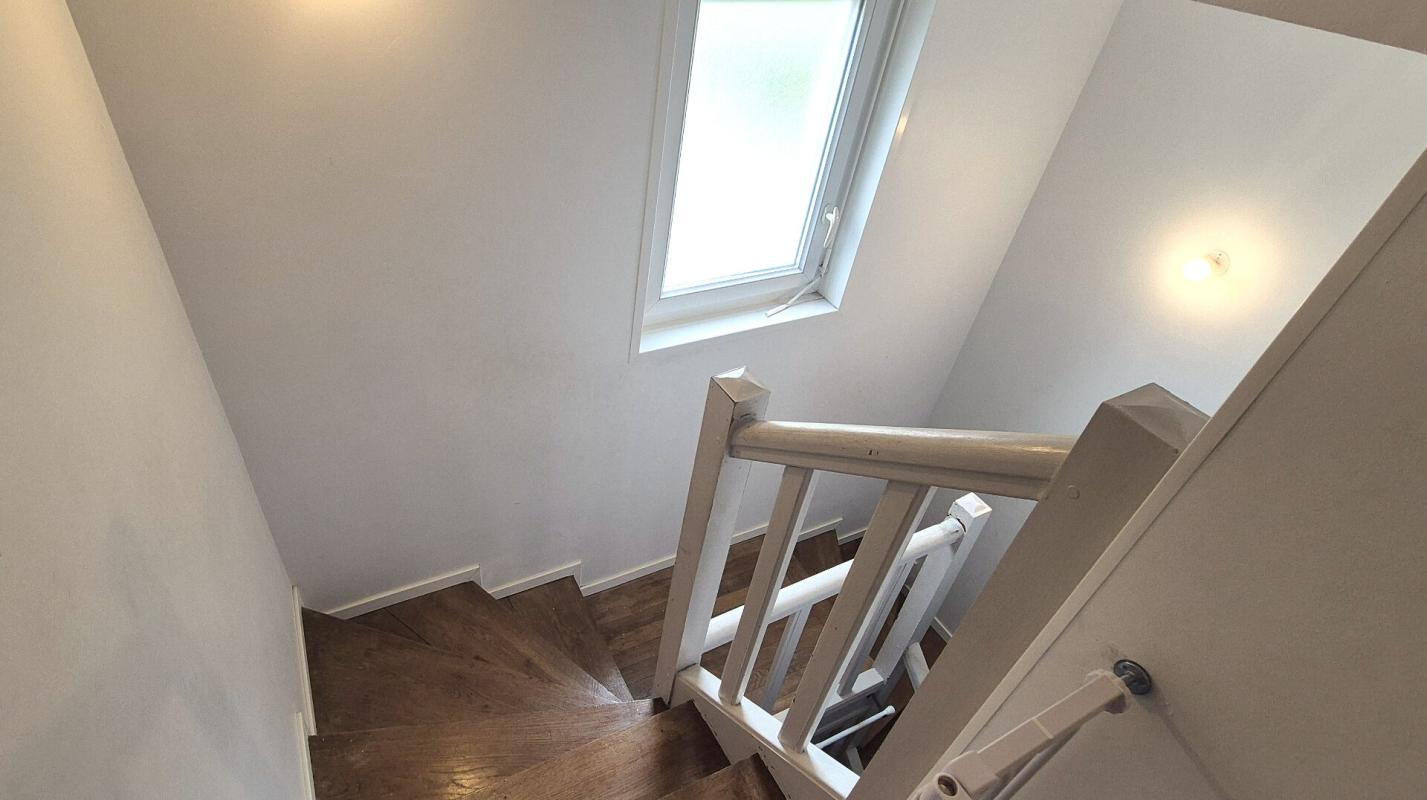 SAINT-DIZIER Belle Maison sur Sous-sol de 88 m² Rénovée avec Cours, Cave, Buanderie, Garage de 24 m² et un Terrain clos et entretenu de 329 m² 9