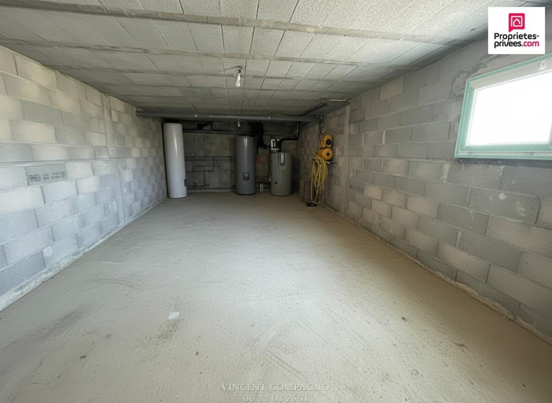 VALENSOLE MAISON DEUX LOGEMENTS ET GRAND GARAGE 16