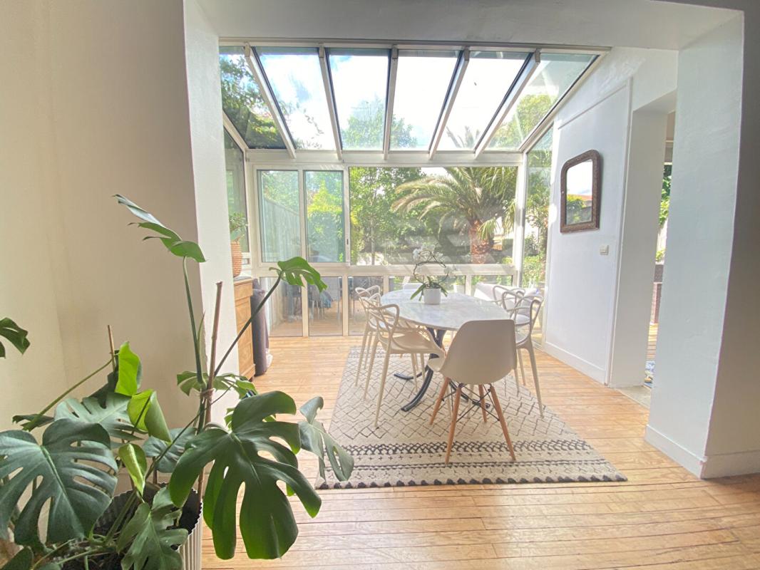 BORDEAUX Belle maison de famille, avec grand jardin, quartier très recherché au coeur de Bordeaux Bastide 11