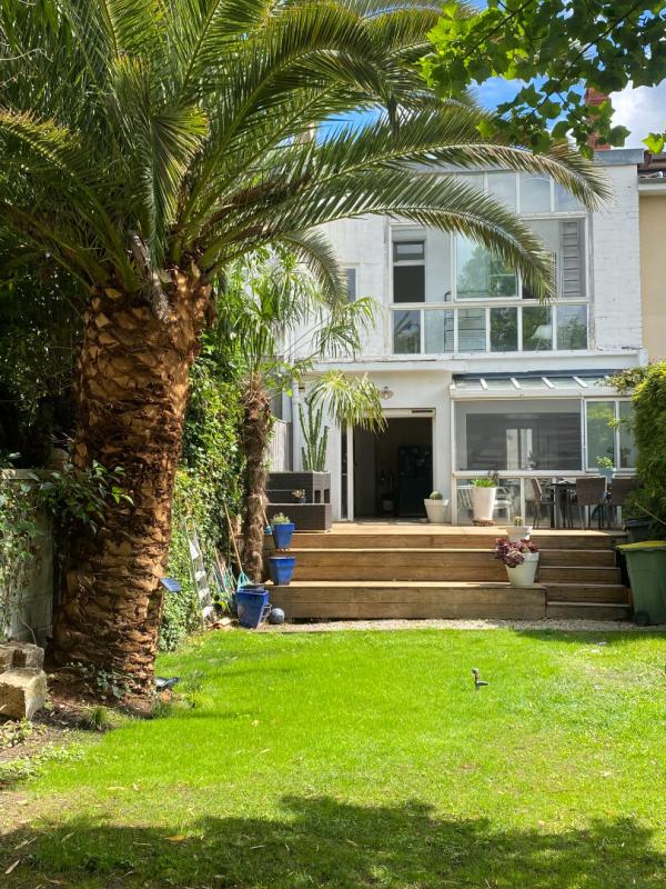 BORDEAUX Belle maison de famille, avec grand jardin, quartier très recherché au coeur de Bordeaux Bastide 12