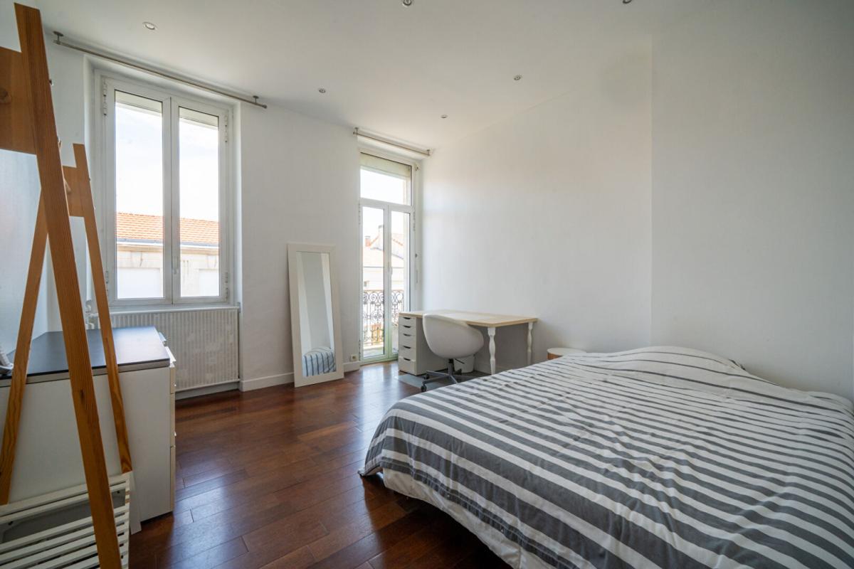BORDEAUX Belle maison de famille, avec grand jardin, quartier très recherché au coeur de Bordeaux Bastide 7