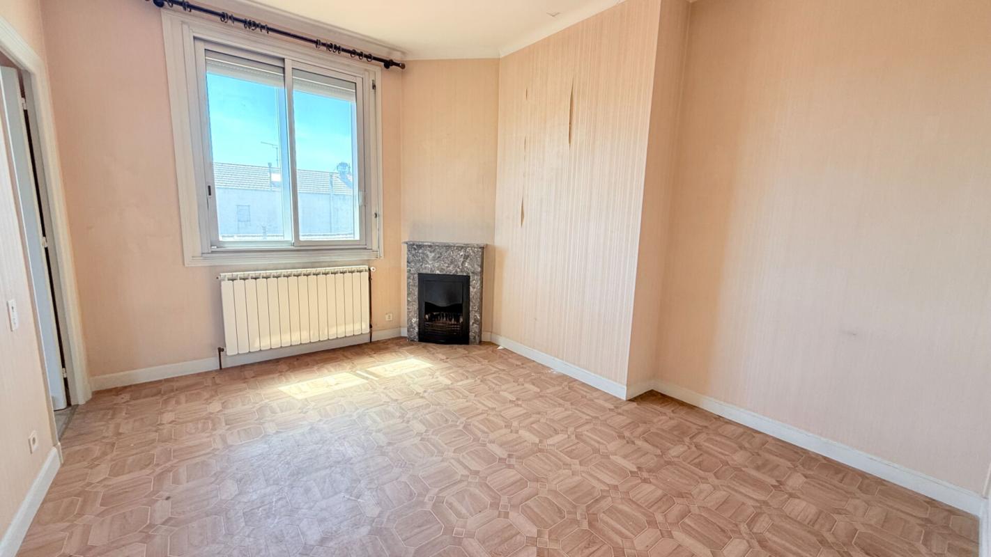 CARCASSONNE Immeuble 840m² style industriel ! Nombreuses possibilités ! 2
