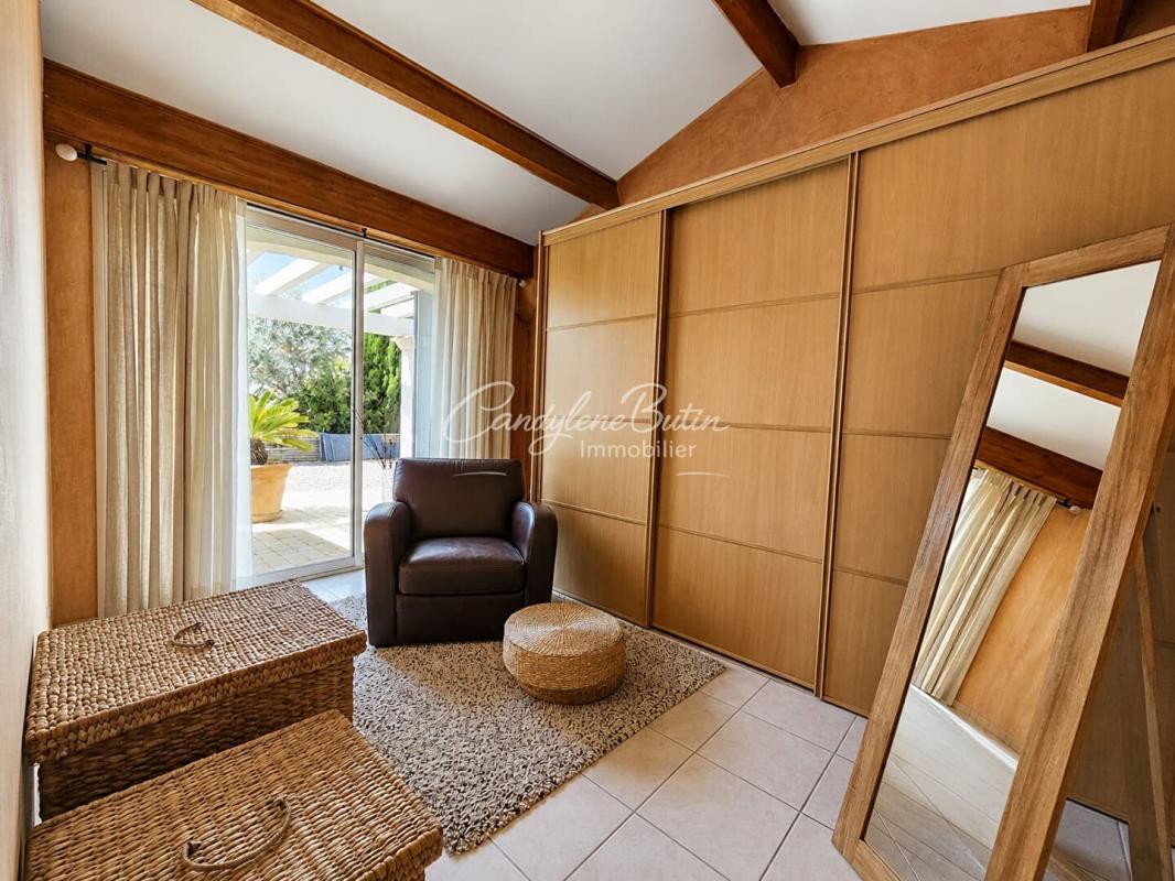 MARAUSSAN Belle propriété avec double garage piscine 11