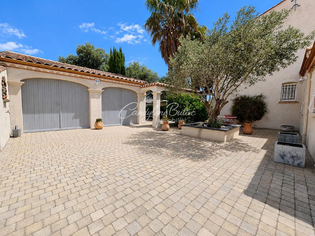 MARAUSSAN Belle propriété avec double garage piscine 17