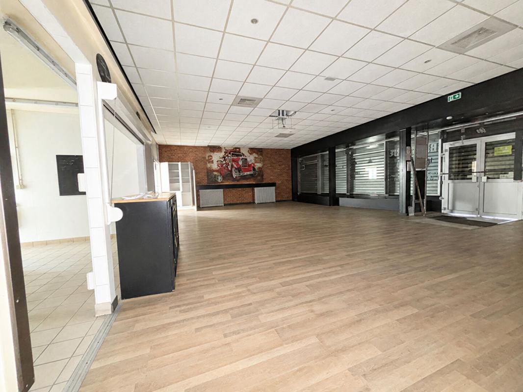 MAILLY-LE-CAMP ensemble  immobilier local commercial + habitation de caractére 6 pièce(s) 210 m2 17