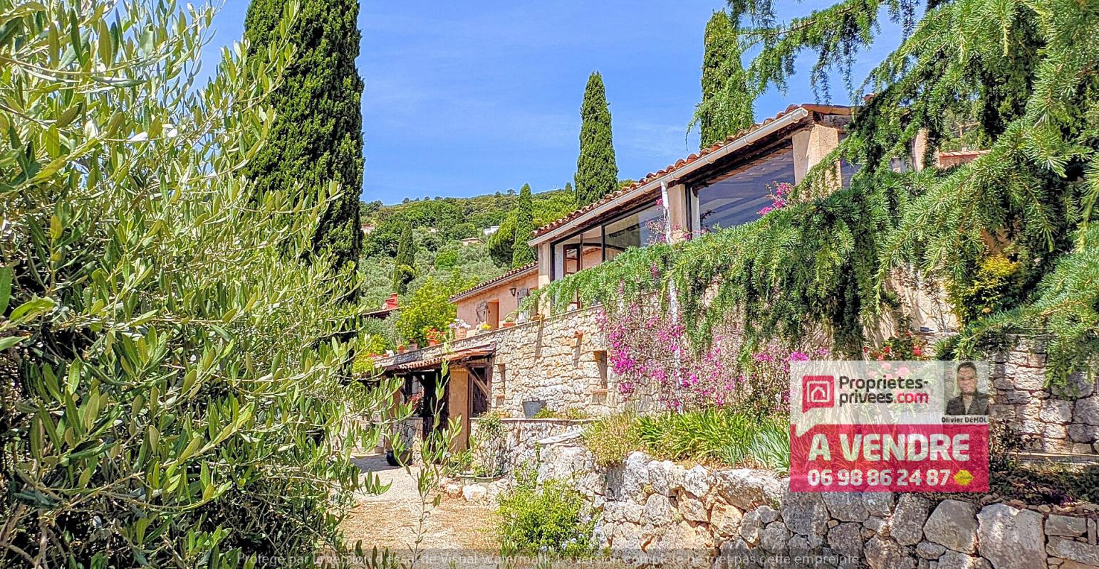 SPERACEDES PROPRIETE PROVENCALE VUE MER 8