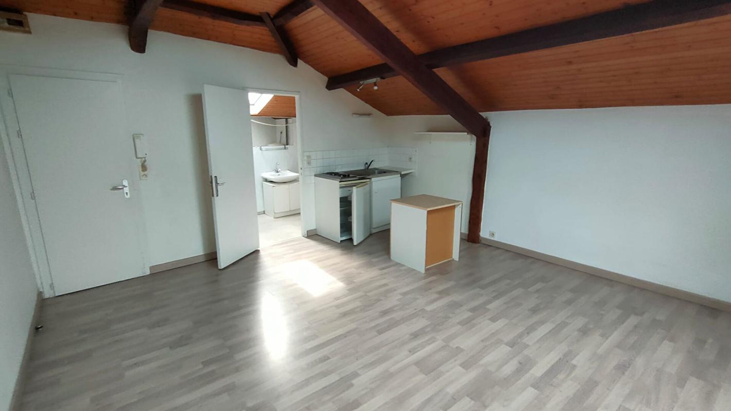 MORTAGNE-SUR-SEVRE Immeuble de rapport Mortagne sur Sevre 6 pièces 160 m2 2