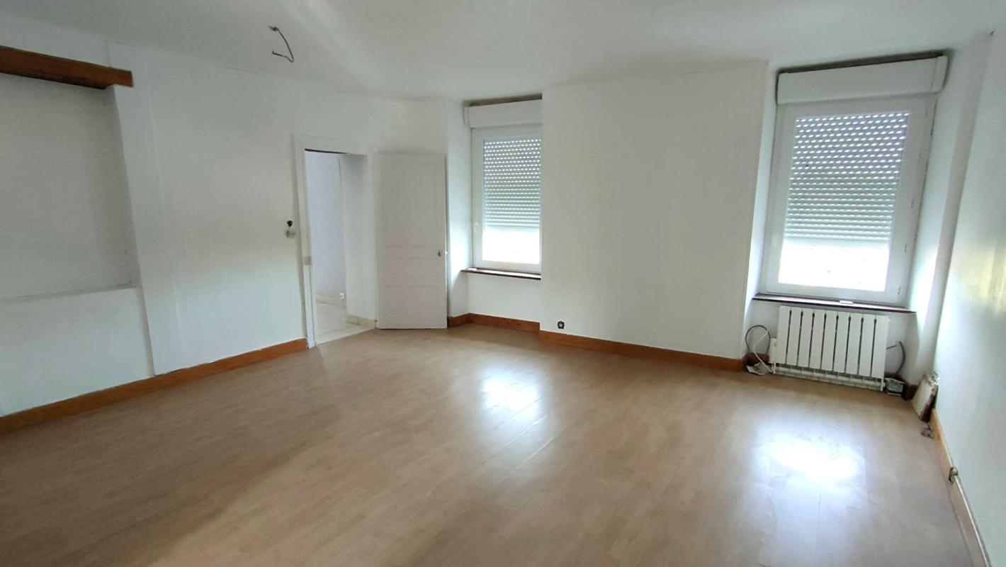 MORTAGNE-SUR-SEVRE Immeuble de rapport Mortagne sur Sevre 6 pièces 160 m2 6