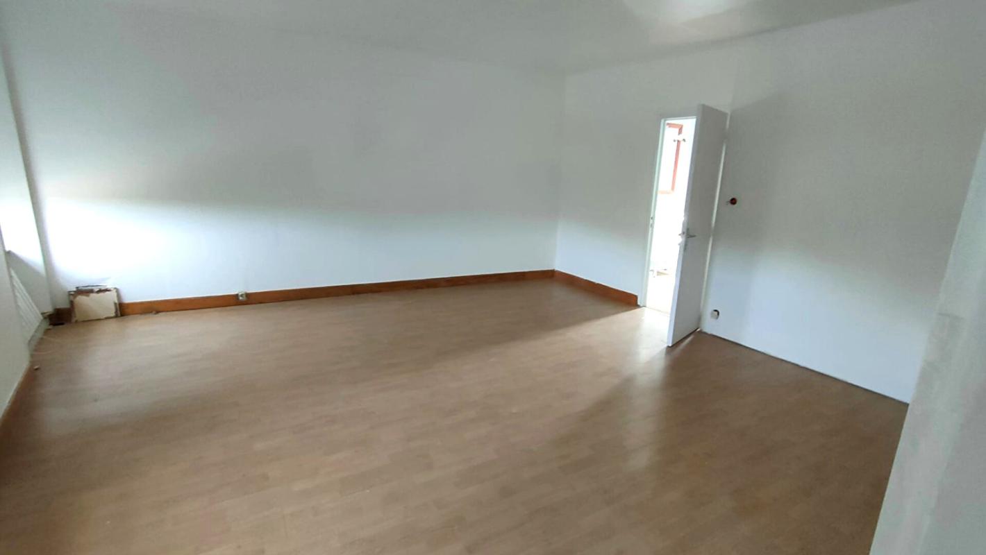 MORTAGNE-SUR-SEVRE Immeuble de rapport Mortagne sur Sevre 6 pièces 160 m2 7