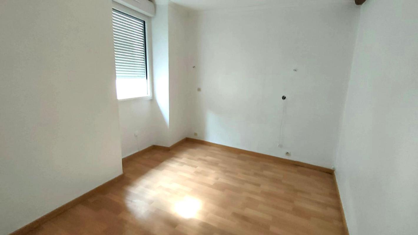 MORTAGNE-SUR-SEVRE Immeuble de rapport Mortagne sur Sevre 6 pièces 160 m2 8