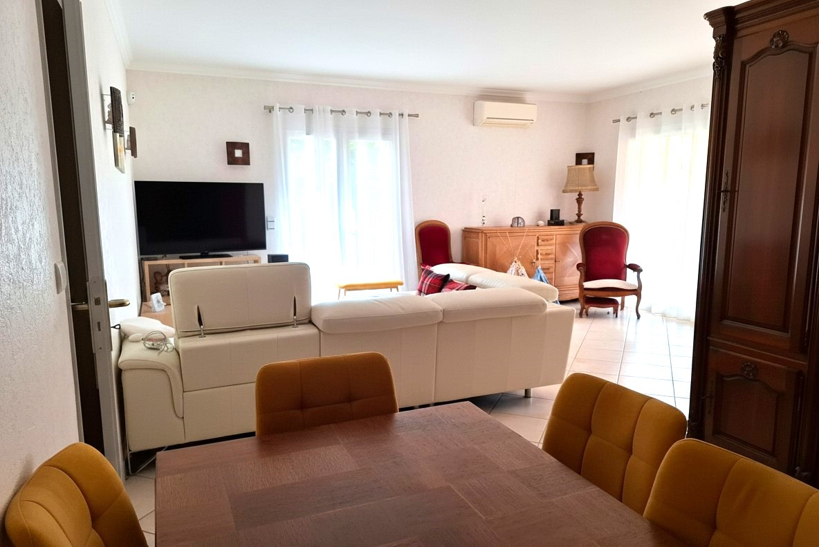 DIGNE-LES-BAINS DIGNE-LES-BAINS ? MAISON FAMILIALE 4 PIÈCES  117 m² ET SON VASTE GARAGE 55 m² m² AVEC VUE DÉGAGÉE SUR LES HAUTEURS 339 000 12