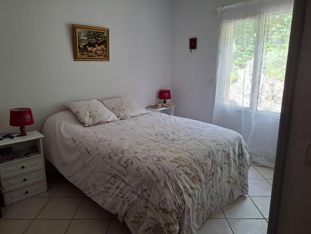 DIGNE-LES-BAINS DIGNE-LES-BAINS ? MAISON FAMILIALE 4 PIÈCES  117 m² ET SON VASTE GARAGE 55 m² m² AVEC VUE DÉGAGÉE SUR LES HAUTEURS 339 000 4