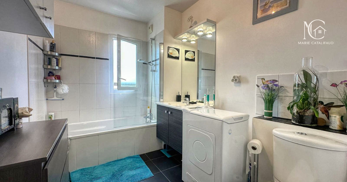 SAINT-RAPHAEL À VENDRE - Charmant 2 pièces de 53 m² avec grande terrasse, PISCINE et parking 5
