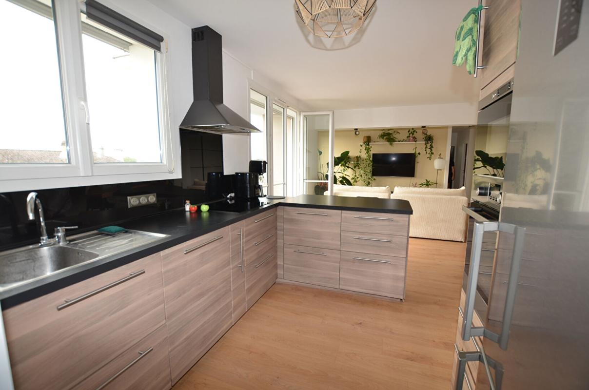 SAINT-MICHEL-SUR-ORGE Appartement Saint Michel Sur Orge 4 pièce(s) 70 m² 3