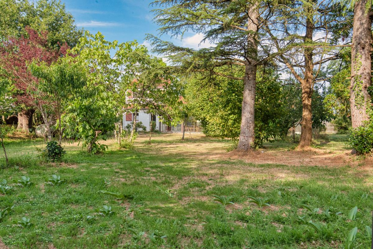 CHATEAU-THEBAUD Maison en hameau sur la commune de Chateau thebaud 1