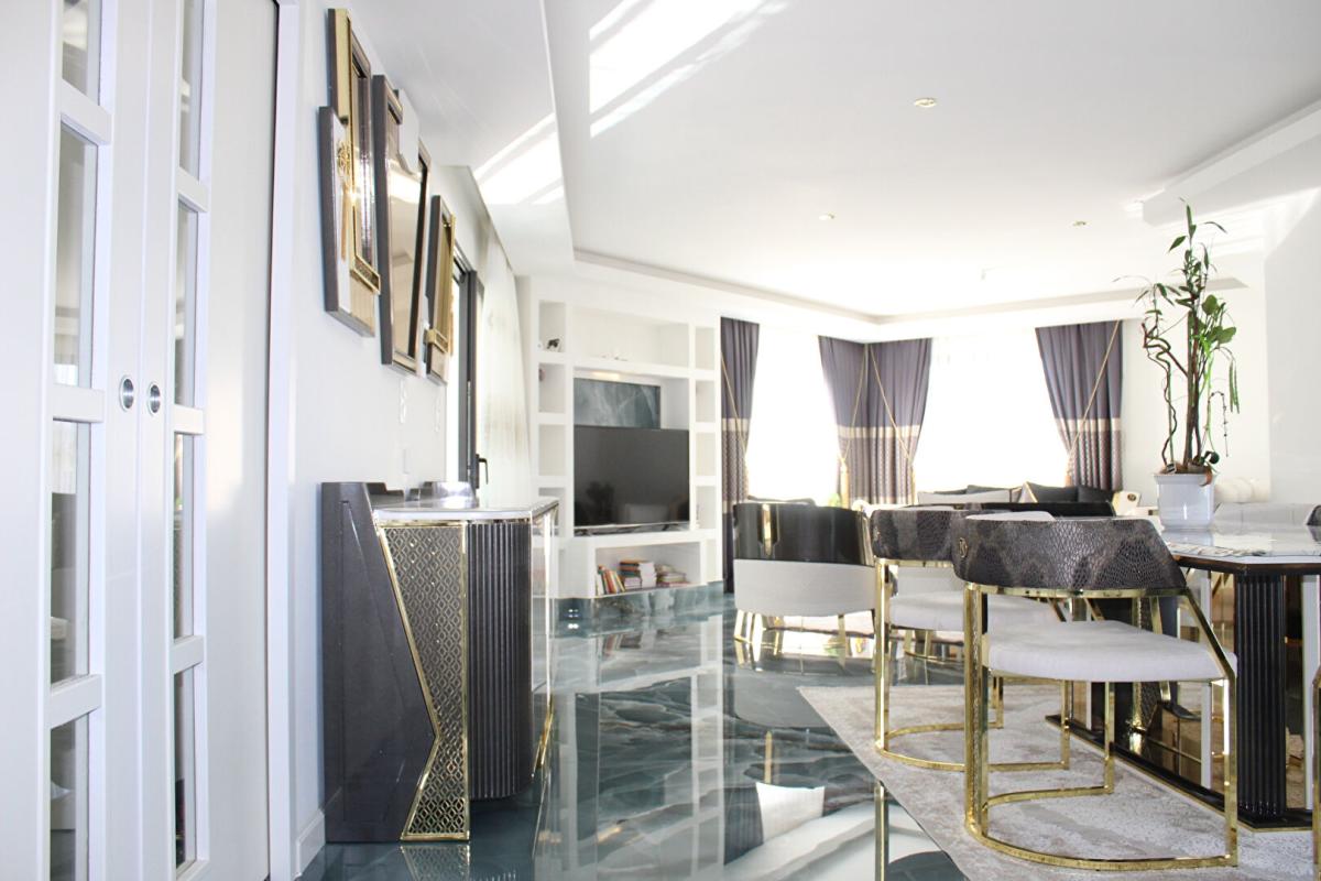 PLOUFRAGAN Côtes d'Armor 22440 Ploufragan. Villa d'exception, 5 chambres dont 1 suite parentale au Rdc. Terrasse surélevée, Garage 14
