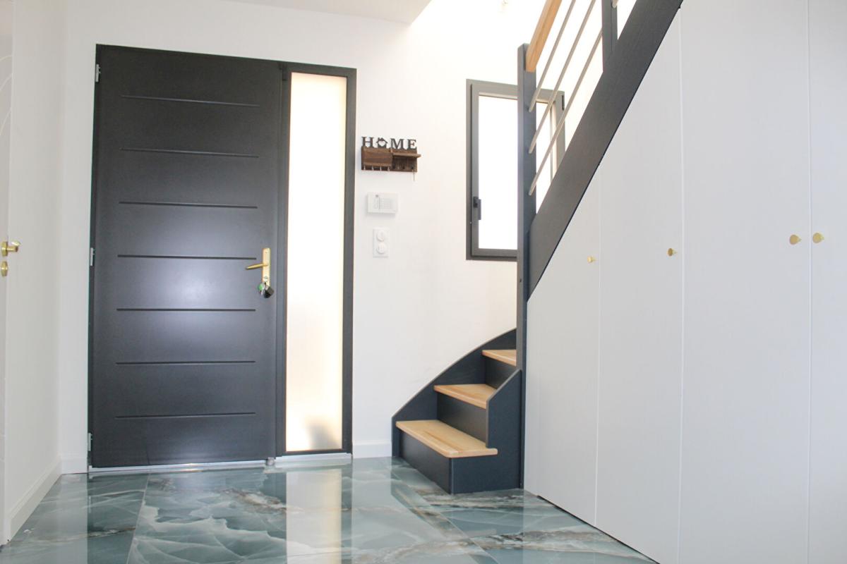 PLOUFRAGAN Côtes d'Armor 22440 Ploufragan. Villa d'exception, 5 chambres dont 1 suite parentale au Rdc. Terrasse surélevée, Garage 5