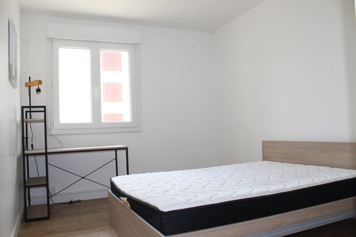 SAINT-BRIEUC Exclusivité! Côtes d'Armor 22000 Saint-Brieuc. Appartement 3 chambres refait en 2018/2019 avec cave 13