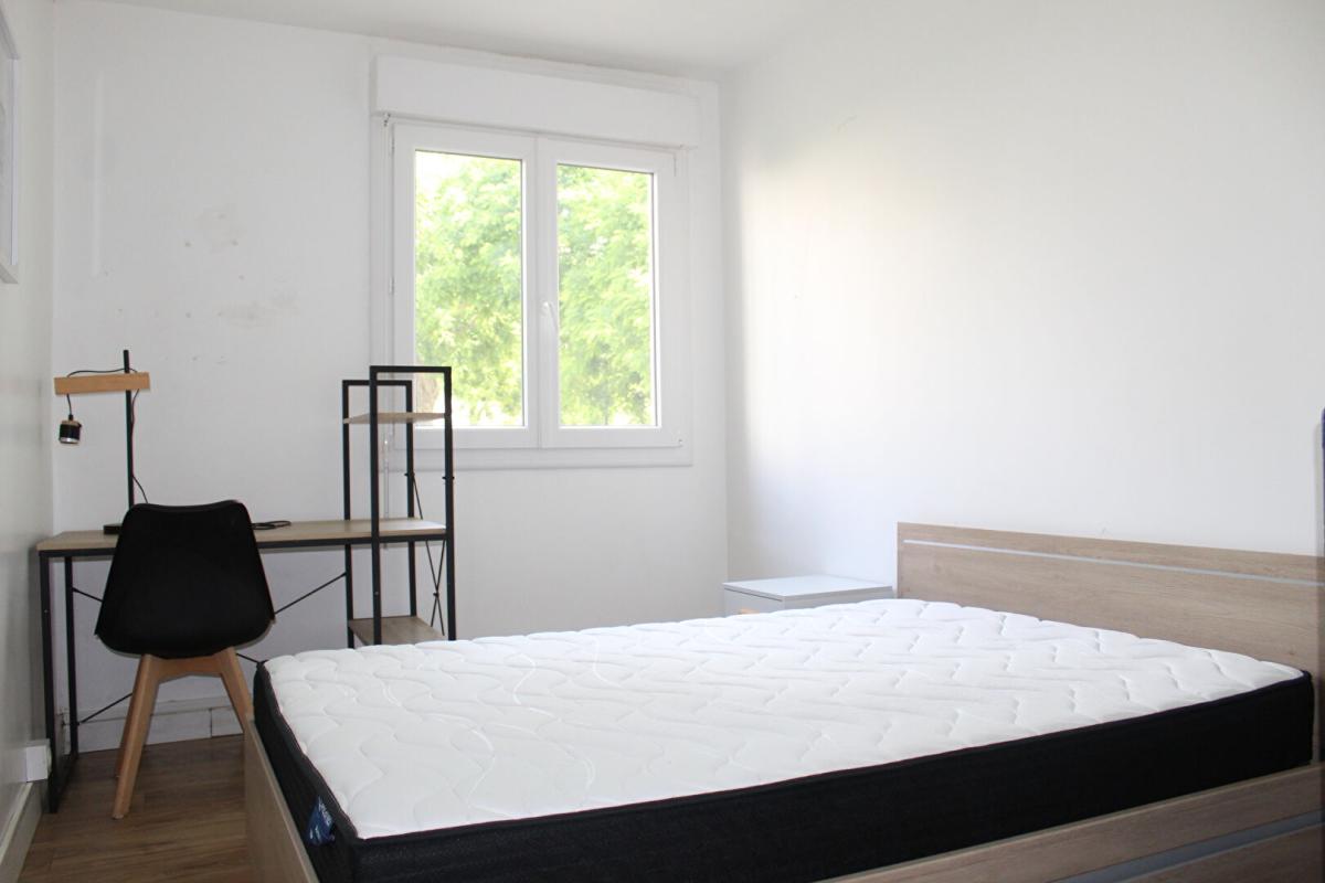 SAINT-BRIEUC Exclusivité! Côtes d'Armor 22000 Saint-Brieuc. Appartement 3 chambres refait en 2018/2019 avec cave 14