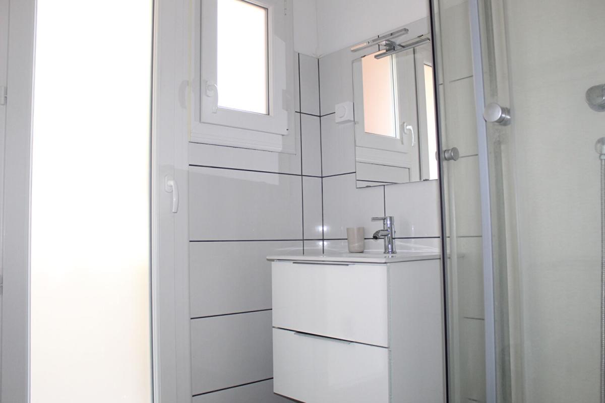 SAINT-BRIEUC Exclusivité! Côtes d'Armor 22000 Saint-Brieuc. Appartement 3 chambres refait en 2018/2019 avec cave 8