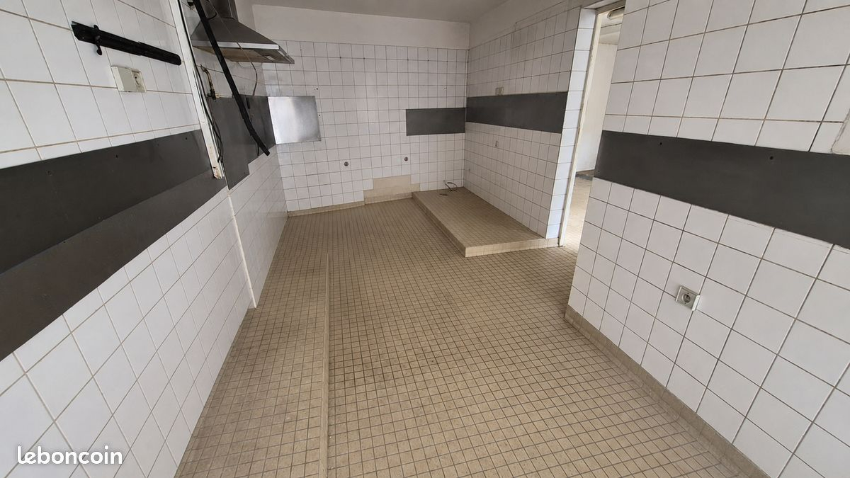 LOUPLANDE Immeuble Louplande 6 pièce(s) 185 m2 6