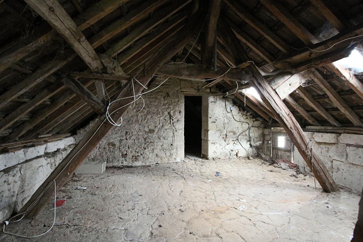VILLERS-COTTERETS Maison en pierre avec fort potentiel d'aménagement à quelques minutes de Villers-Cotterêts 11