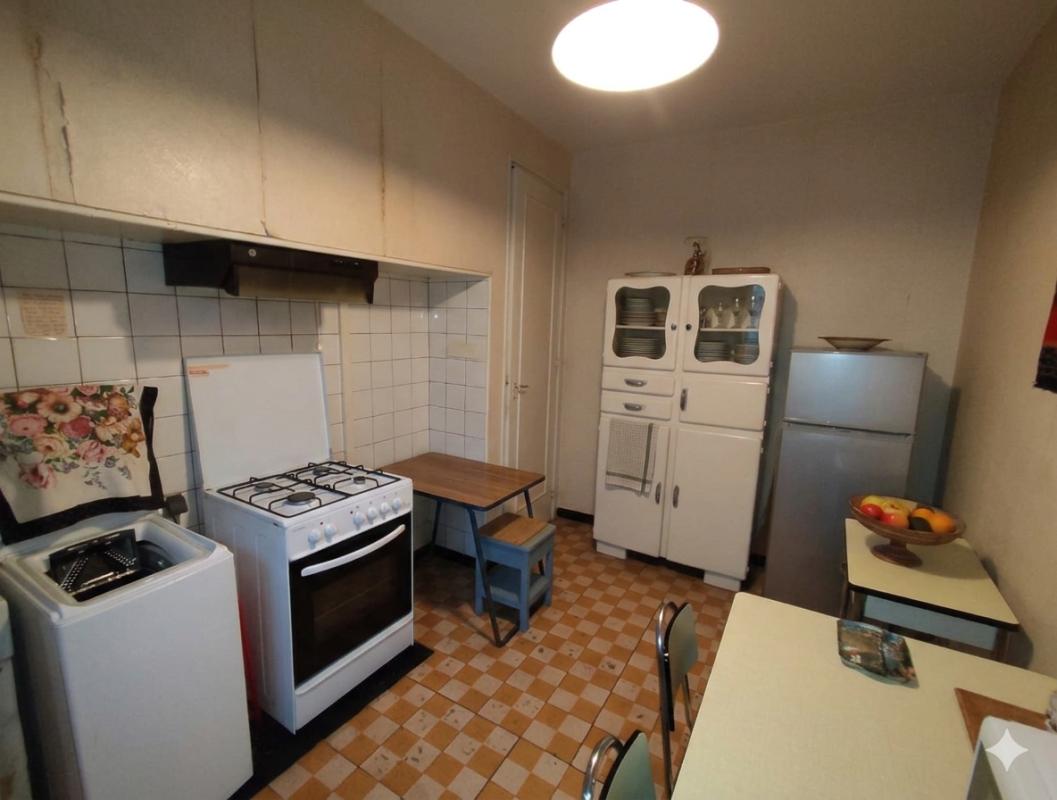 NARBONNE Narbonne Centre : Immeuble de 171 m² - R+2 - avec Cour-Parking et Toit-Terrasse 3