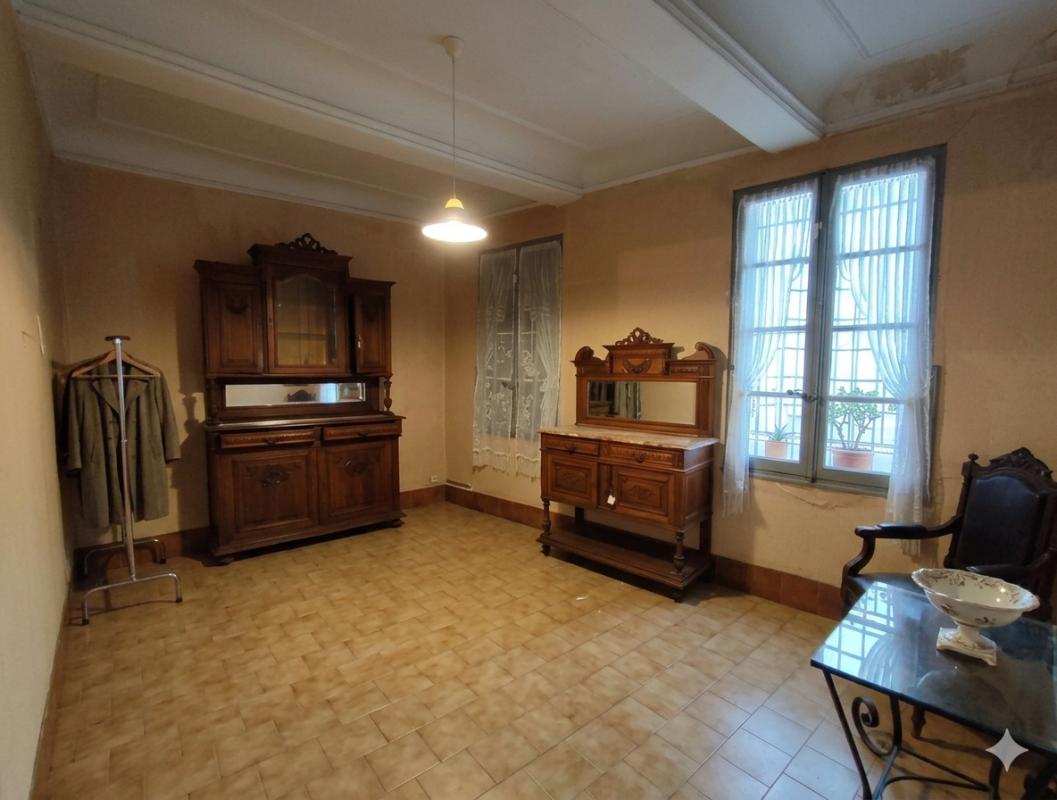 NARBONNE Narbonne Centre : Immeuble de 171 m² - R+2 - avec Cour-Parking et Toit-Terrasse 5