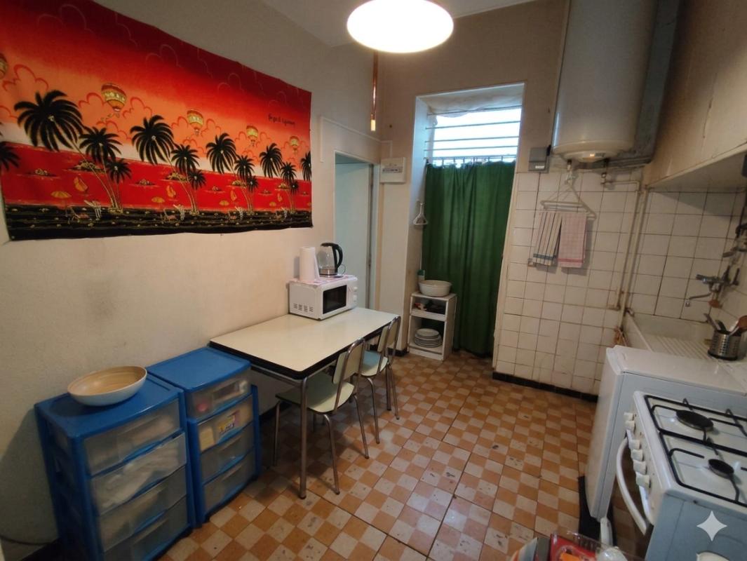 NARBONNE Narbonne Centre : Immeuble de 171 m² - R+2 - avec Cour-Parking et Toit-Terrasse 6