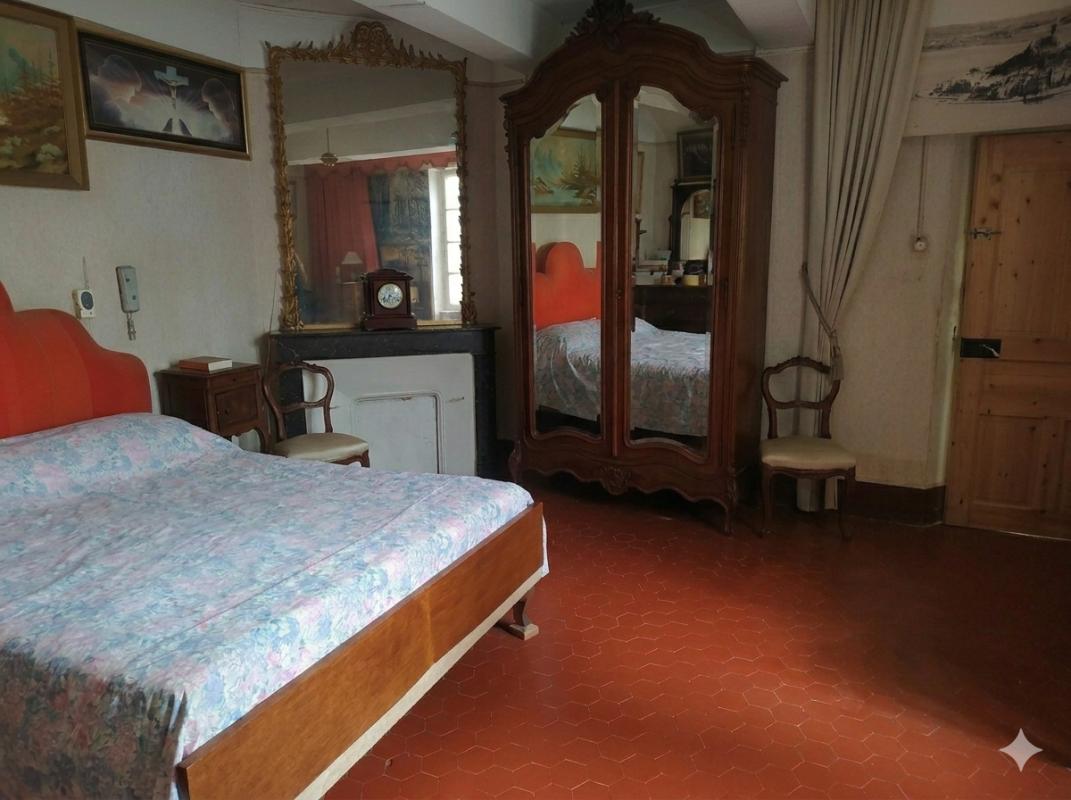NARBONNE Narbonne Centre : Immeuble de 171 m² - R+2 - avec Cour-Parking et Toit-Terrasse 8