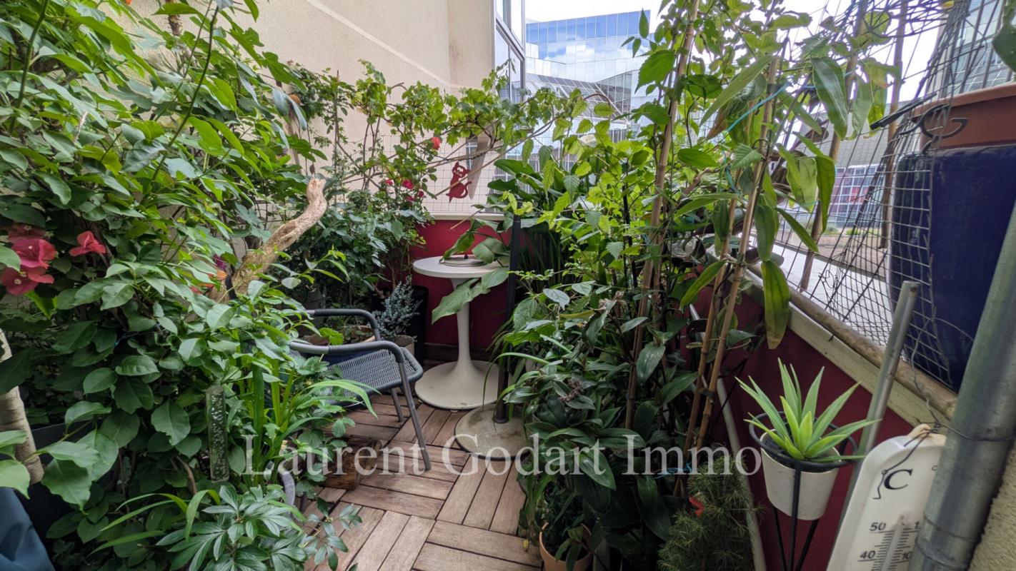 BORDEAUX Appartement 2 pièces 48 m2 avec cellier et Parking 6
