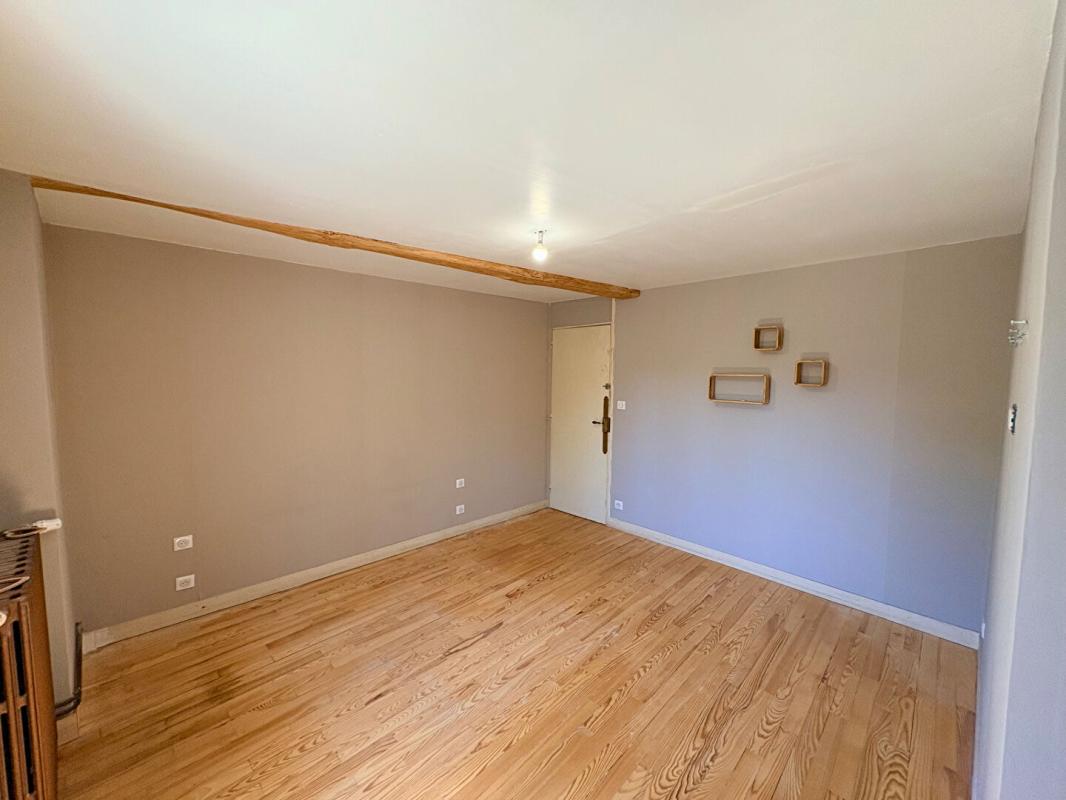 MOISSON PROPRIÉTÉ DE CARACTÈRE - 170 m² HABITABLES, 5 CHAMBRES ET DÉPENDANCES À FORT POTENTIEL 8