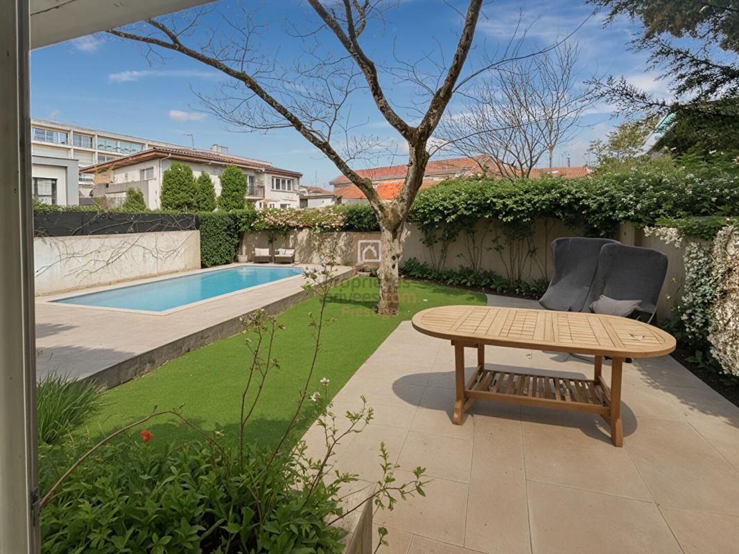 BORDEAUX Maison d'architecte trois chambres avec piscine et jardin 2