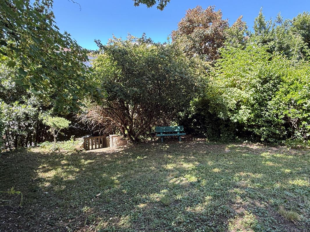 ANGOULEME Demeure de prestige Angouleme 10 pièce(s) 280 m2 17