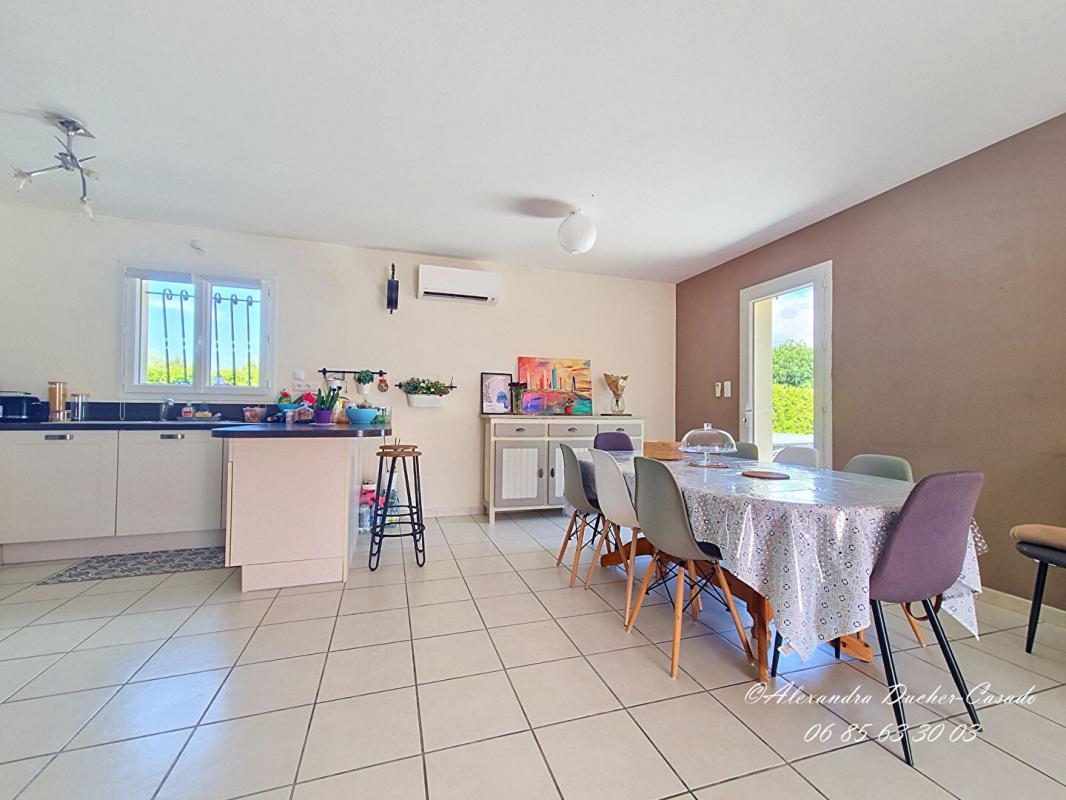 LES MEES Maison de plain-pied avec Garage et Jardin 4