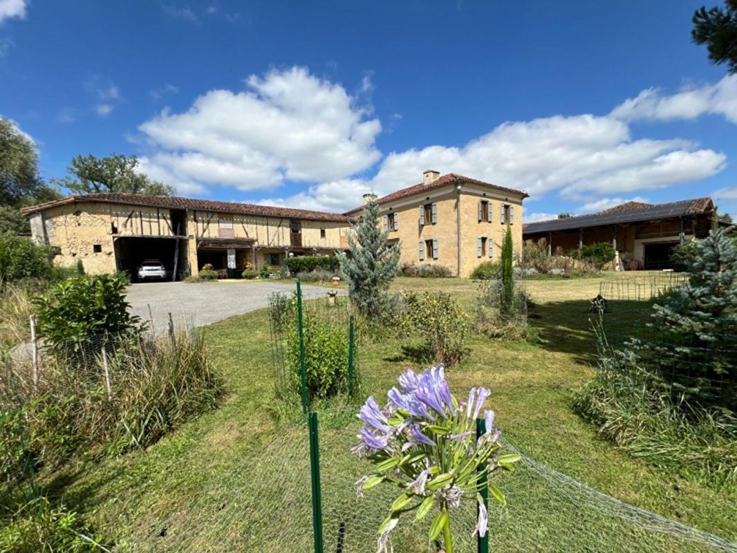 MONCORNEIL-GRAZAN Corps de ferme isolée cadre bucolique 1,3ha 1