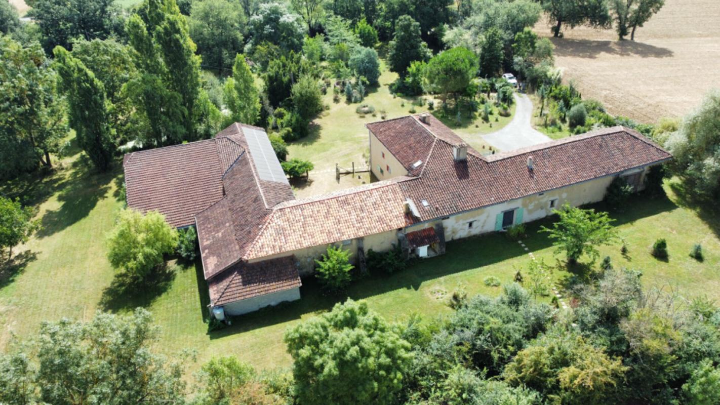 MONCORNEIL-GRAZAN Corps de ferme isolée cadre bucolique 1,3ha 17