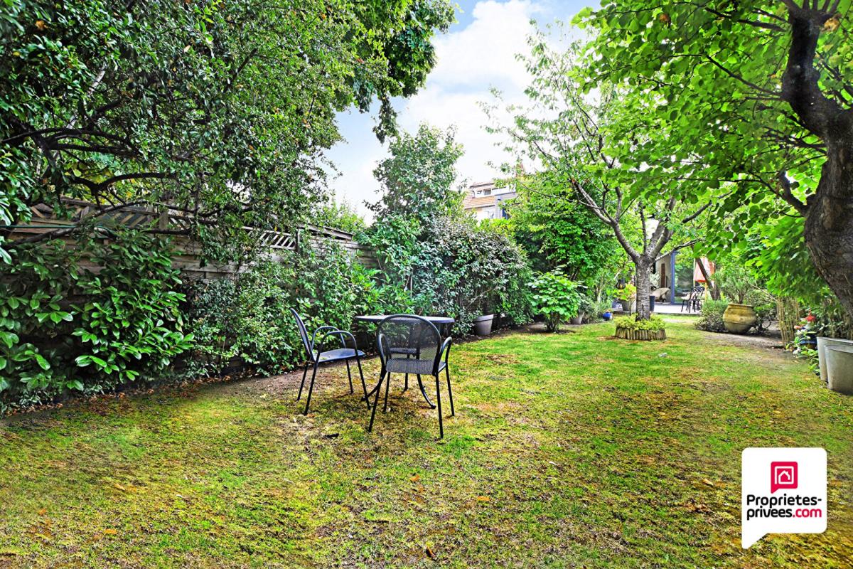 NOGENT-SUR-MARNE Maison d'architecte et jardin arboré à 8 minutes du RER 1