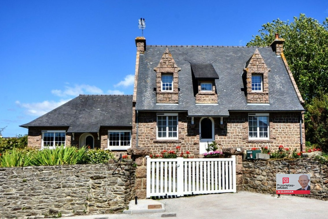 LA ROCHE-DERRIEN Maison avec partie indépendante à La Roche Jaudy 213 m2 sur 2 000 m2 de terrain 1