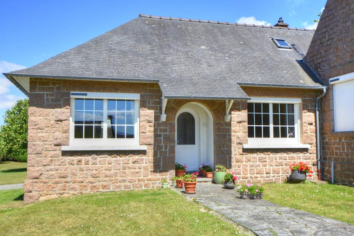 LA ROCHE-DERRIEN Maison avec partie indépendante à La Roche Jaudy 213 m2 sur 2 000 m2 de terrain 13