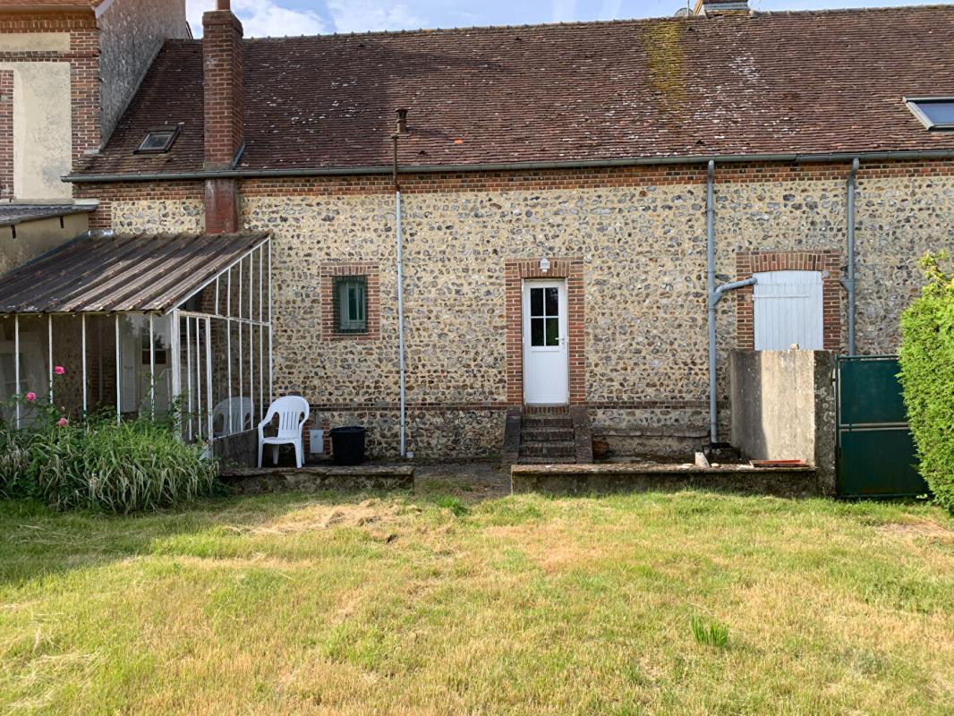 SAINT-SULPICE-SUR-RISLE MAISON AVEC JARDIN PROCHE DE TOUTES COMMODITES 1